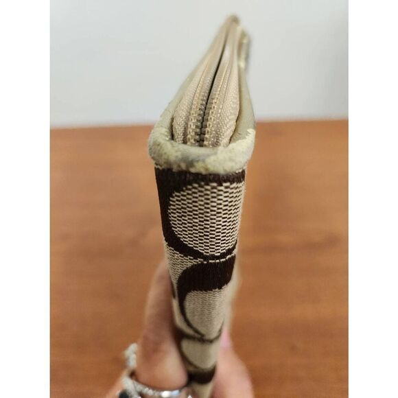 Coach Signature c jacquard mini iPad tablet or kindle zippered case tan brown - Picture 7 of 9